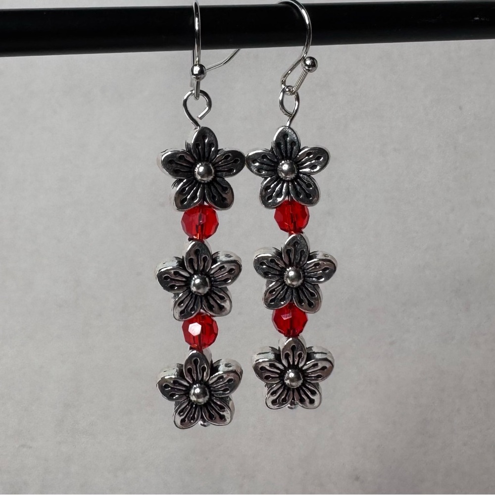 Hand Crafted Boho Silver Tiered Flower Dangle Earrings with Red Crystals 2” NWT
